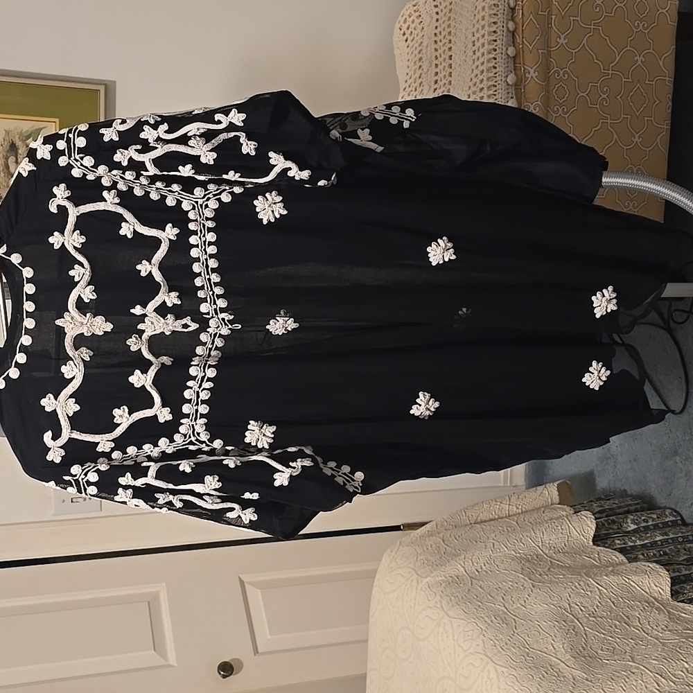 Chicos Black And White Embrodaird Kimono Size L/XL NWT - Picture 4 of 8